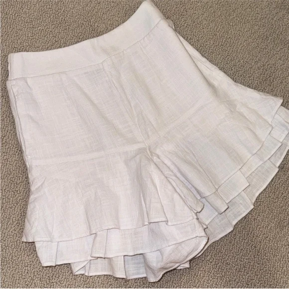 New! INC High Rise White Tiered Ruffled Shorts sz Small - Picture 4 of 7
